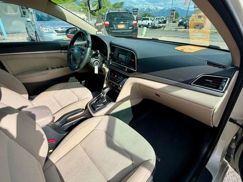 Used 2017 Hyundai Elantra SE FWD image 15