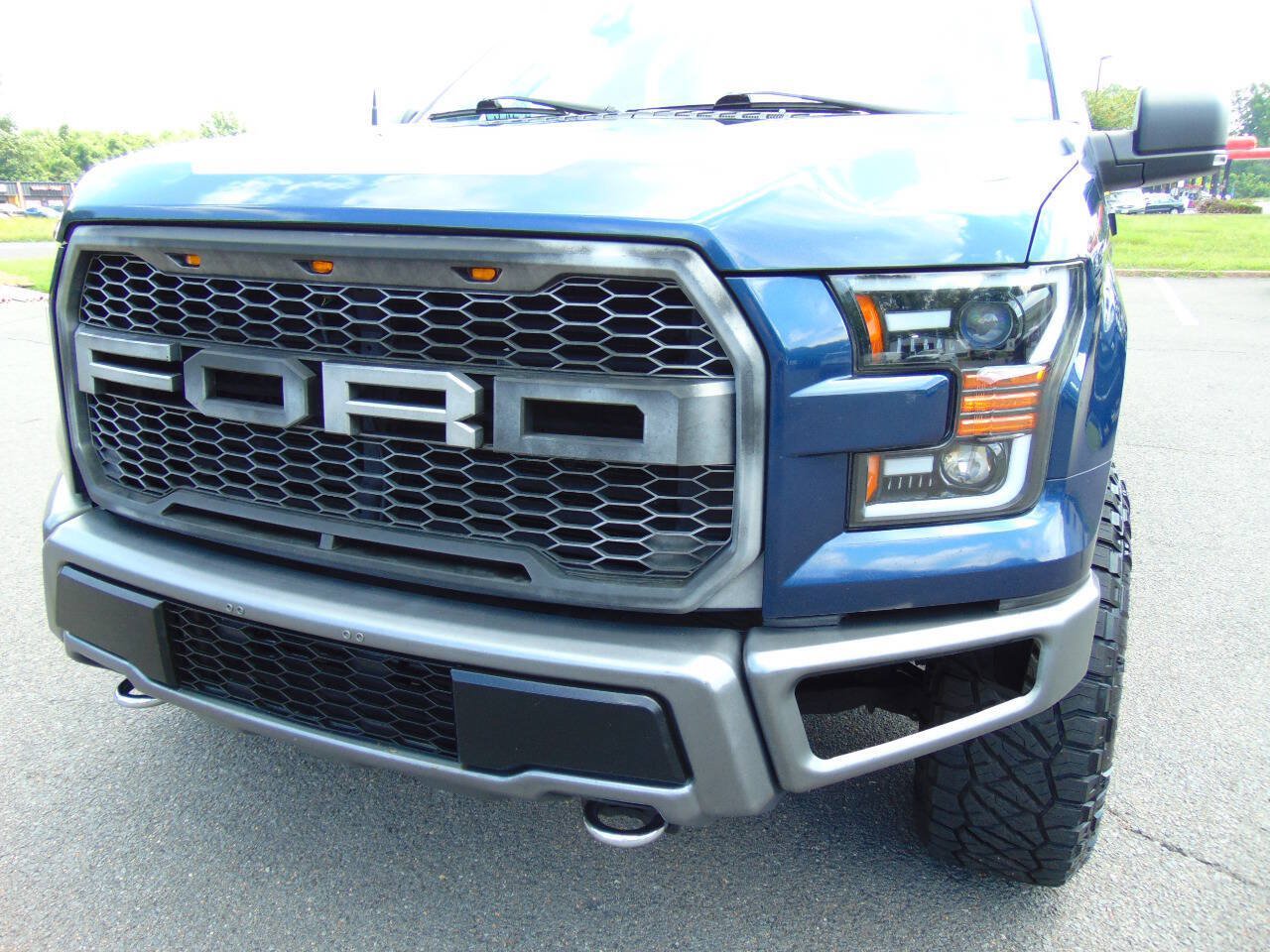 Used 2017 Ford F150 XLT w/ Equipment Group 302A Luxury AWD/4WD image 38