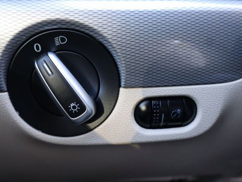 Used 2017 Volkswagen Jetta SE image 29