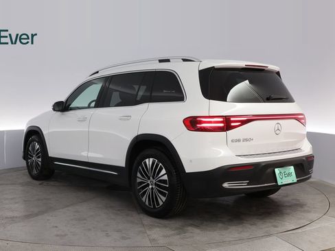 Used 2025 Mercedes-Benz EQB 250+ image 17