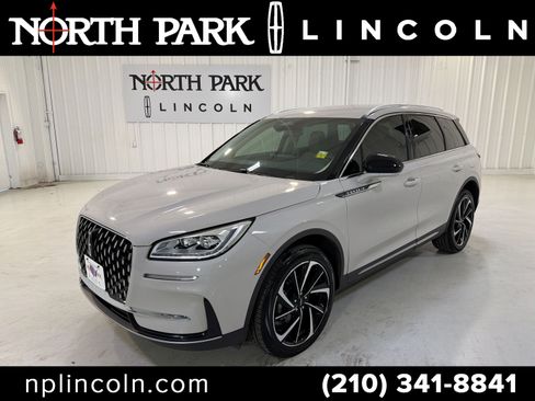 Used 2024 Lincoln Corsair Reserve image 1