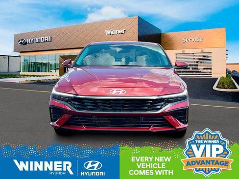 New 2025 Hyundai Elantra Limited image 13