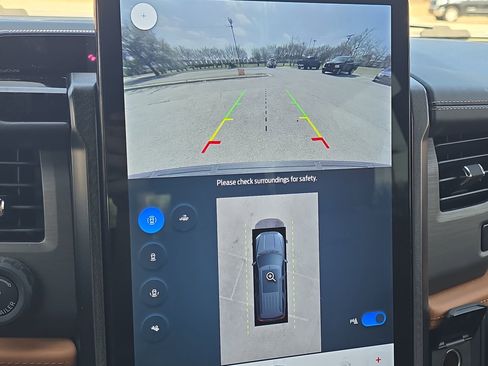 Used 2024 Ford Expedition Max Platinum image 17