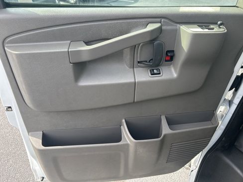 Used 2022 Chevrolet Express 2500 w/ Driver Convenience Package image 12