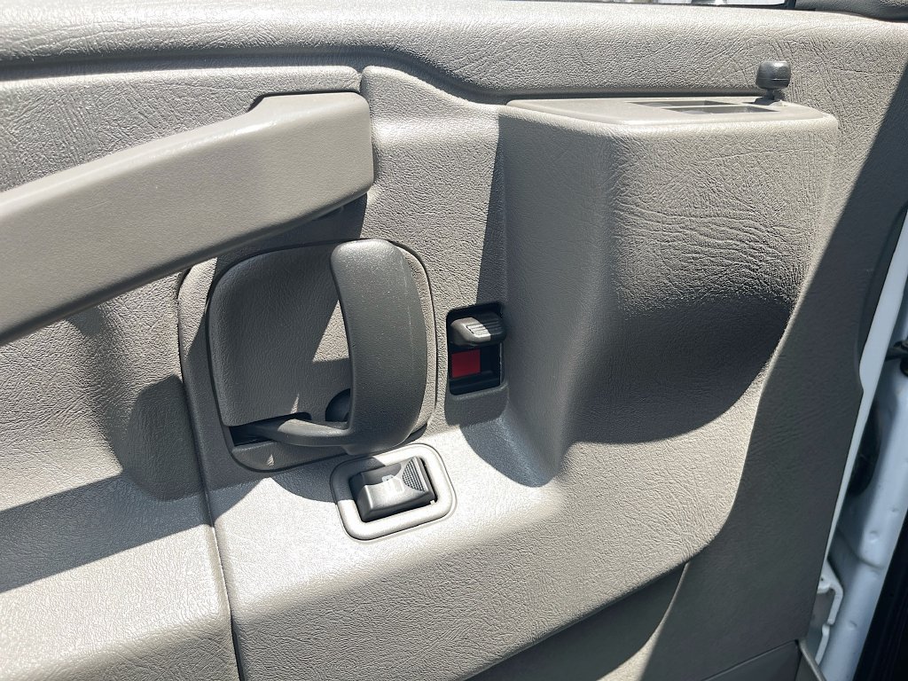 Used 2025 Chevrolet Express 2500 w/ Driver Convenience Package RWD image 17