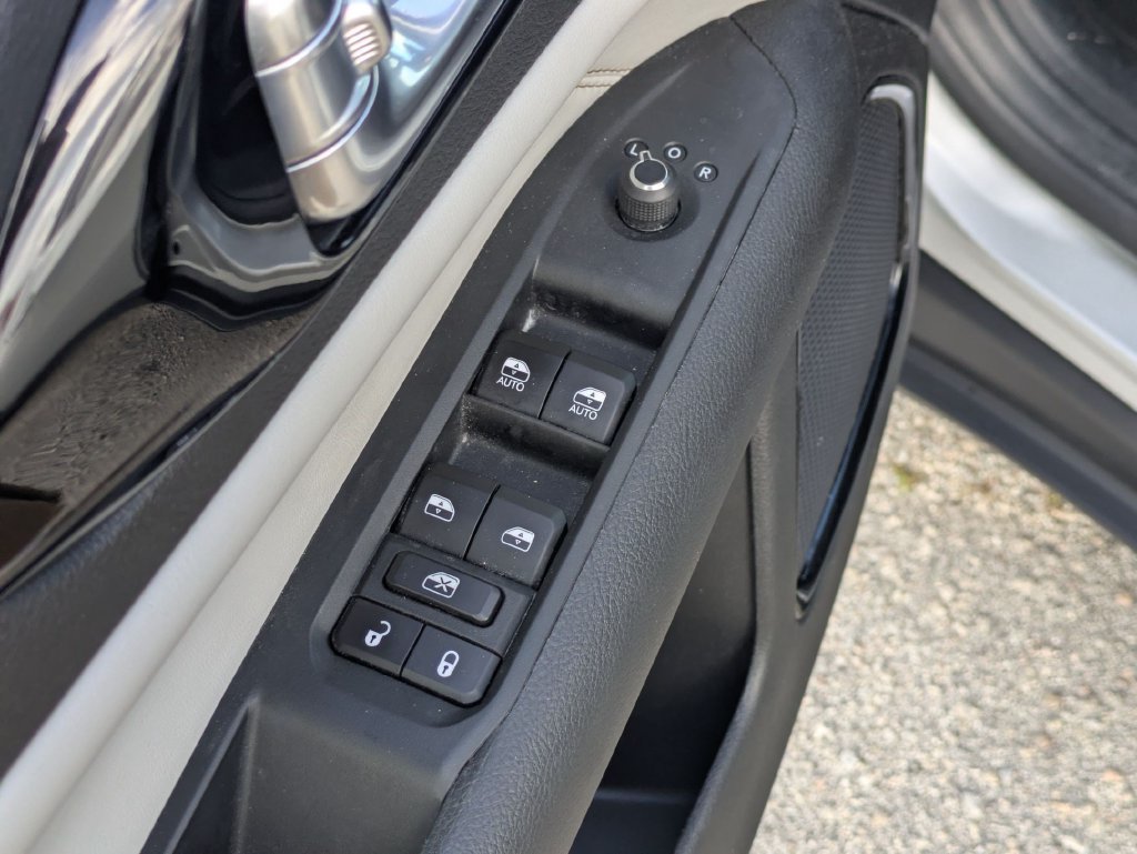 Used 2025 Jeep Compass Limited AWD/4WD image 14
