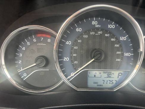 Used 2014 Toyota Corolla LE FWD image 27