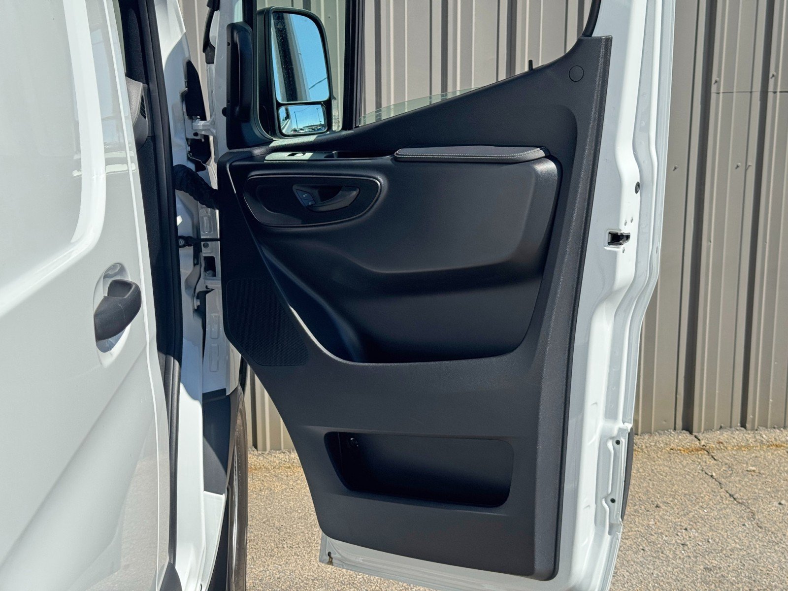 Used 2023 Mercedes-Benz Sprinter 2500 image 33