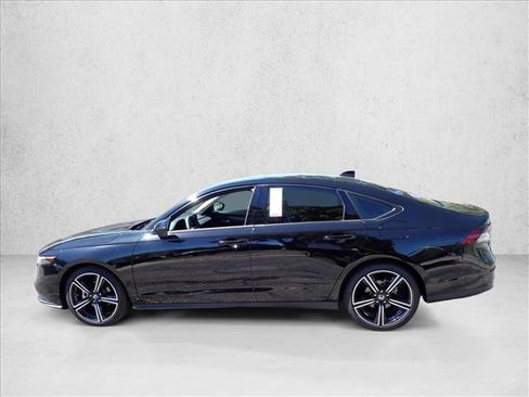 Used 2026 Honda Accord SE image 2
