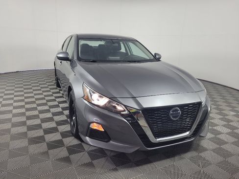 Used 2020 Nissan Altima 2.5 S FWD image 13