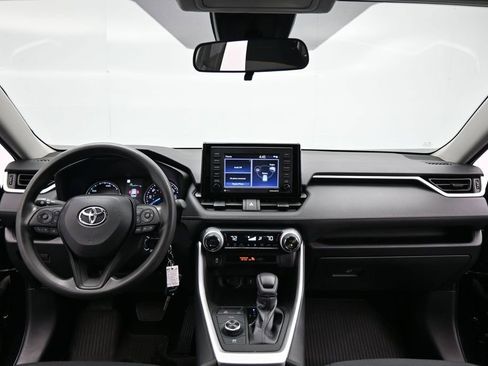 Used 2022 Toyota RAV4 LE AWD/4WD image 19