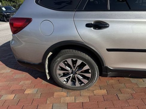Used 2017 Subaru Outback 2.5i Limited AWD/4WD image 14
