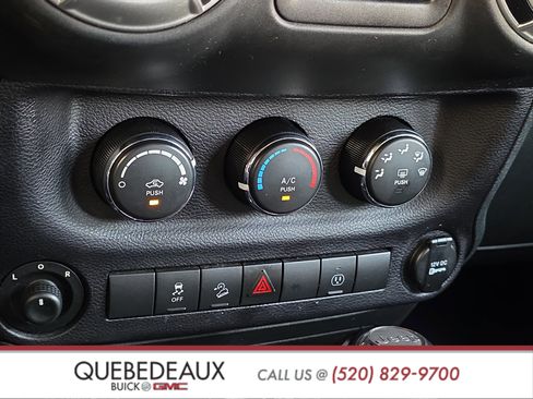Used 2015 Jeep Wrangler Unlimited Sahara w/ Max Tow Package AWD/4WD image 19