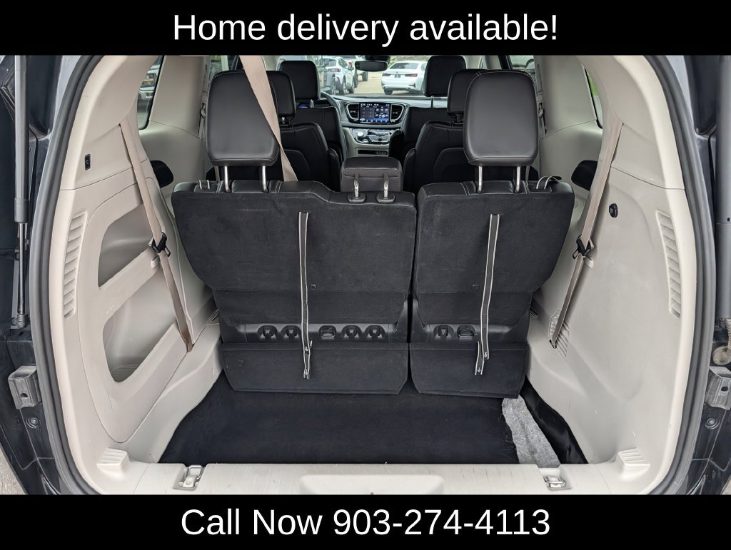Used 2024 Chrysler Pacifica Touring-L FWD image 31