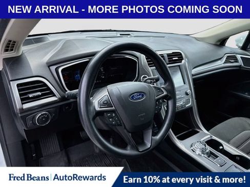 Used 2019 Ford Fusion SE FWD image 10