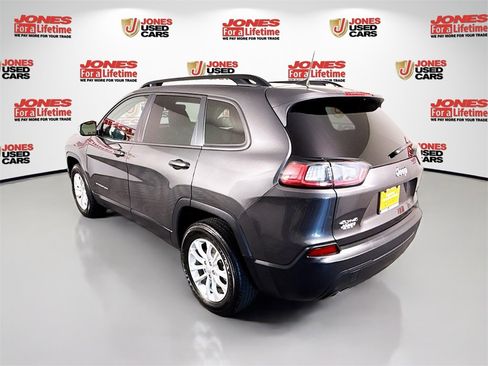 Used 2022 Jeep Cherokee Latitude Lux image 2