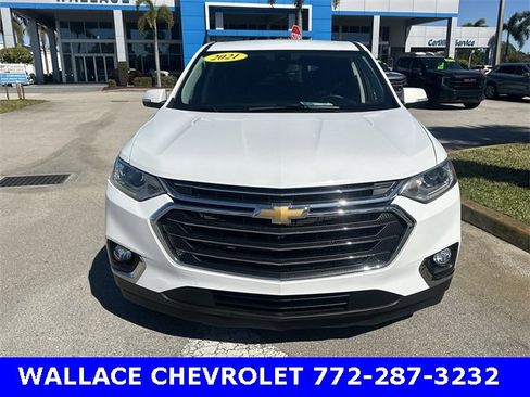 Certified 2021 Chevrolet Traverse LT image 3