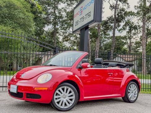 Used 2009 Volkswagen Beetle Convertible FWD image 1