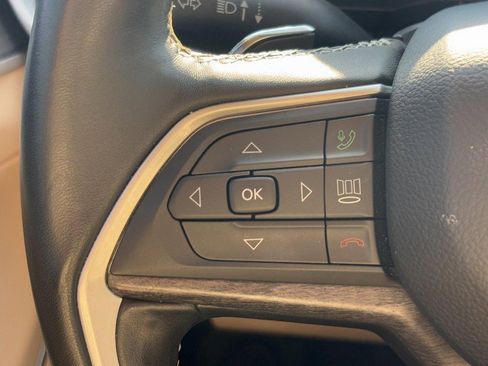 Used 2022 Jeep Grand Cherokee L Limited AWD/4WD image 18