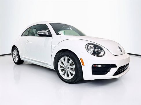 Used 2018 Volkswagen Beetle 2.0T FWD image 7