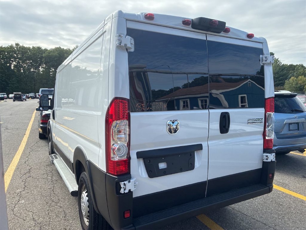 Used 2025 RAM ProMaster 2500 w/ U-Haul Equipment Group FWD image 5