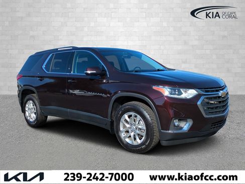 Used 2021 Chevrolet Traverse LT image 1
