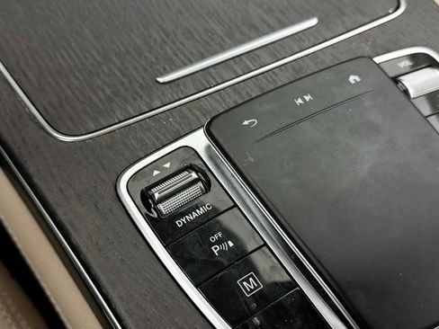 Used 2020 Mercedes-Benz GLC 350e 4MATIC image 10