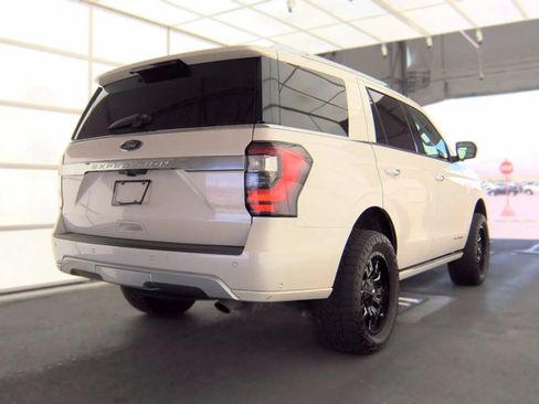 Used 2019 Ford Expedition Platinum AWD/4WD image 4