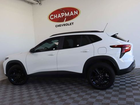 Used 2025 Chevrolet Trax ACTIV w/ Driver Confidence Package FWD image 3