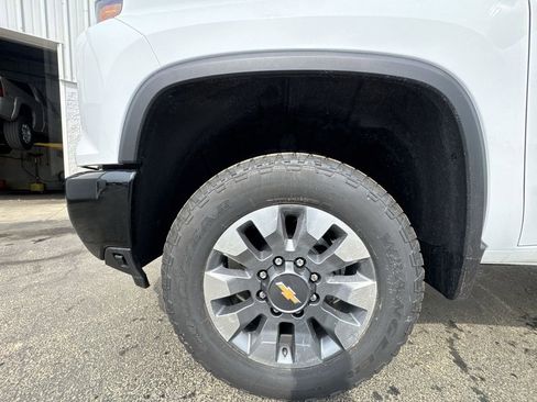 New 2026 Chevrolet Silverado 2500 Custom w/ Custom Value Package AWD/4WD image 10