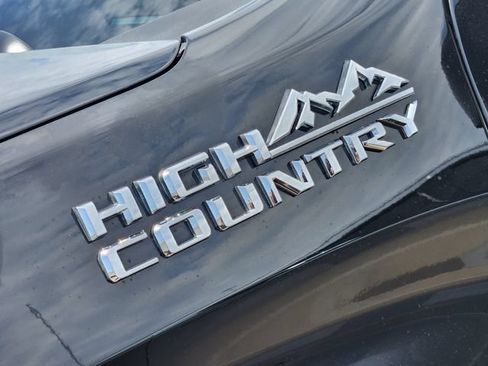 Used 2022 Chevrolet Silverado 1500 High Country w/ High Country Premium Package AWD/4WD image 10