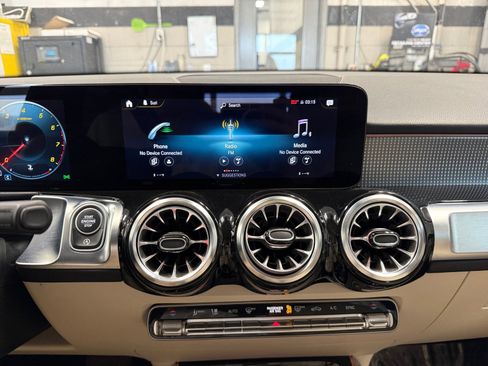 Certified 2023 Mercedes-Benz GLB 250 4MATIC image 12