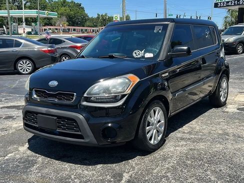 Used 2013 Kia Soul FWD image 3