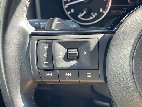 Used 2023 Nissan Rogue SV w/ SV Premium B Package image 8