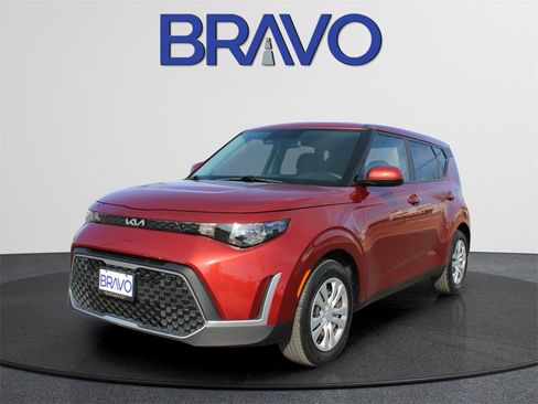 Used 2023 Kia Soul LX image 9