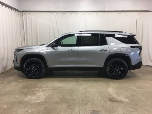 Used 2024 Chevrolet Traverse RS w/ LPO, Floor Liner Package image 8