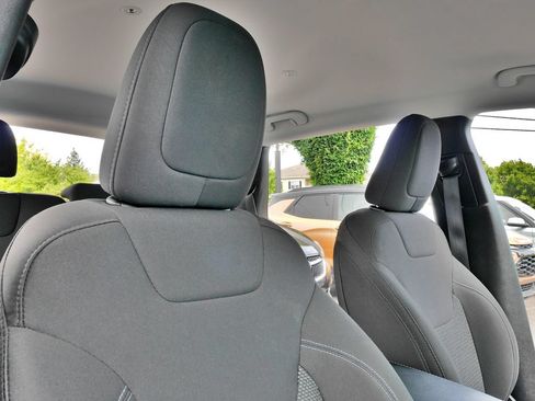Used 2019 Jeep Cherokee Latitude w/ Popular Appearance Group AWD/4WD image 14