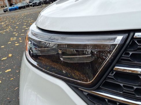 Used 2022 Ford Explorer XLT image 9