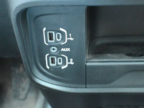 Used 2024 RAM 2500 Tradesman w/ Chrome Appearance Group AWD/4WD image 18