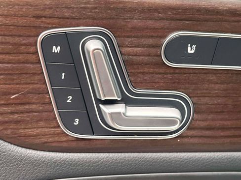 Used 2025 Mercedes-Benz GLA 250 4MATIC image 19