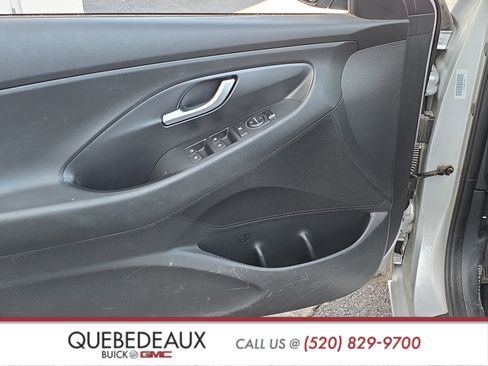 Used 2018 Hyundai Elantra GT FWD image 9