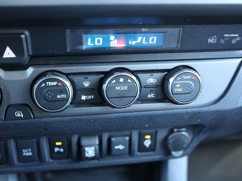 Used 2021 Toyota Tacoma TRD Off-Road w/ Technology Package image 27