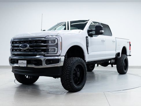 Used 2024 Ford F250 Lariat image 3