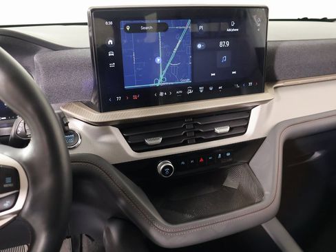 Used 2025 Ford Explorer Active w/ Active Comfort Package image 5