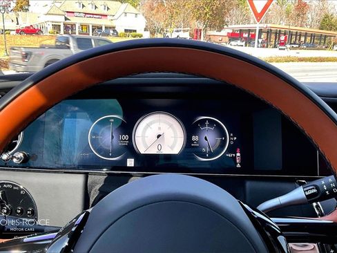 Used 2026 Rolls-Royce Cullinan image 19