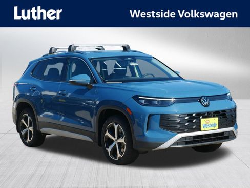 New 2025 Volkswagen Tiguan SE AWD/4WD image 1
