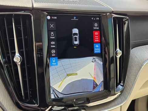 Used 2023 Volvo XC60 B5 Ultimate w/ Protection Package Premier FWD image 28