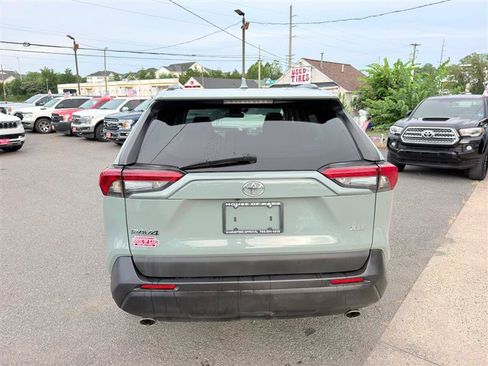 Used 2021 Toyota RAV4 XLE Premium FWD image 3