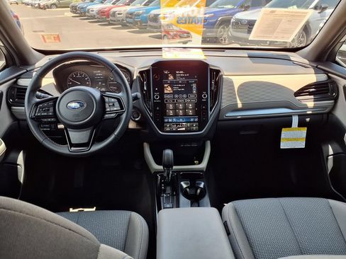 Used 2026 Subaru Forester Premium AWD/4WD image 2