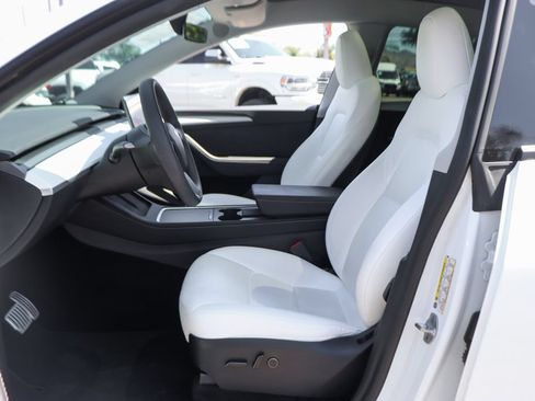 Used 2024 Tesla Model Y Performance AWD/4WD image 17